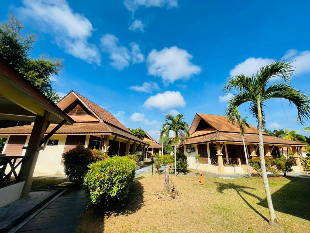 Rompin Beach Resorts Kuala Rompin Exterior foto