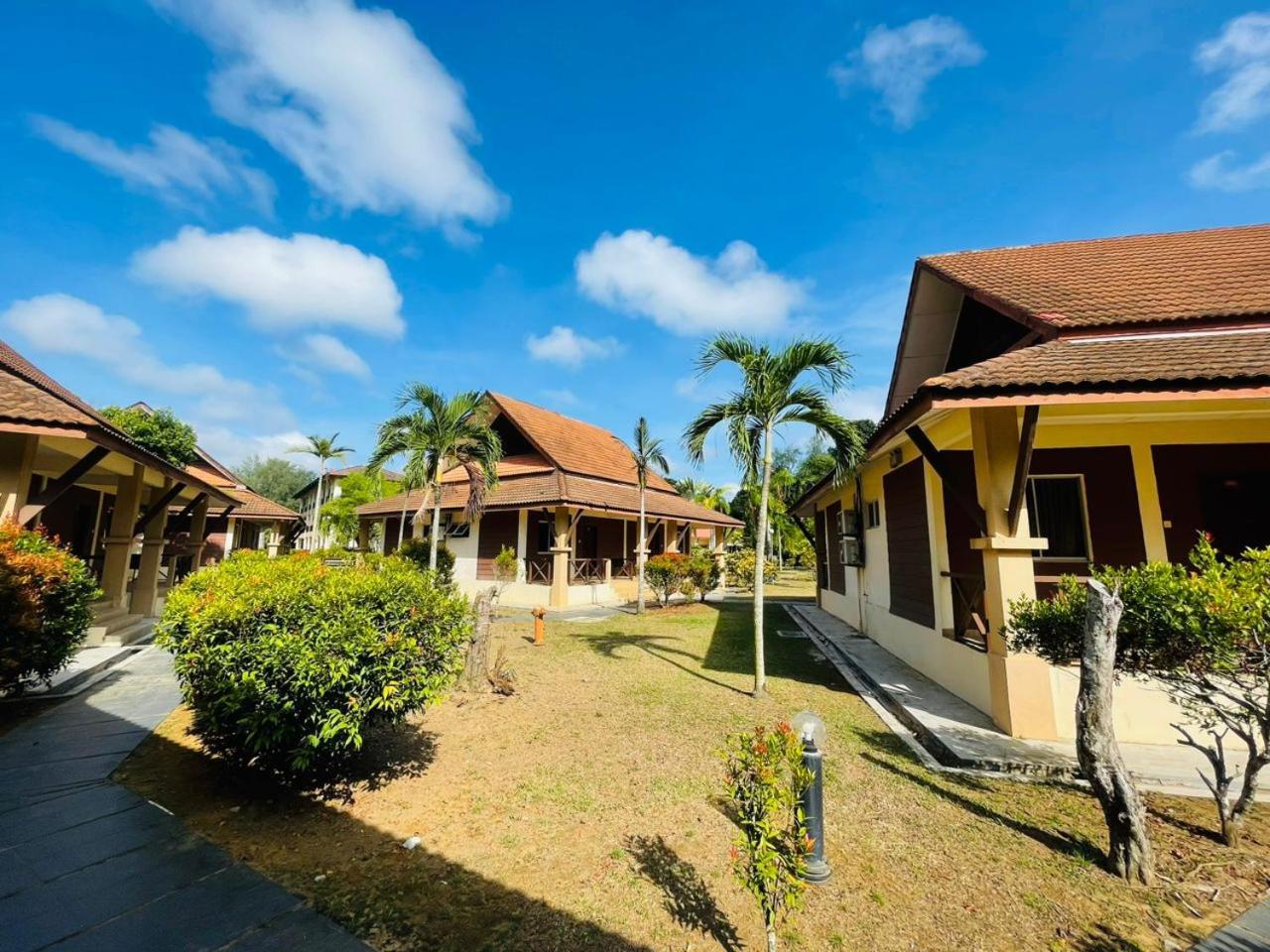 Rompin Beach Resorts Kuala Rompin Exterior foto