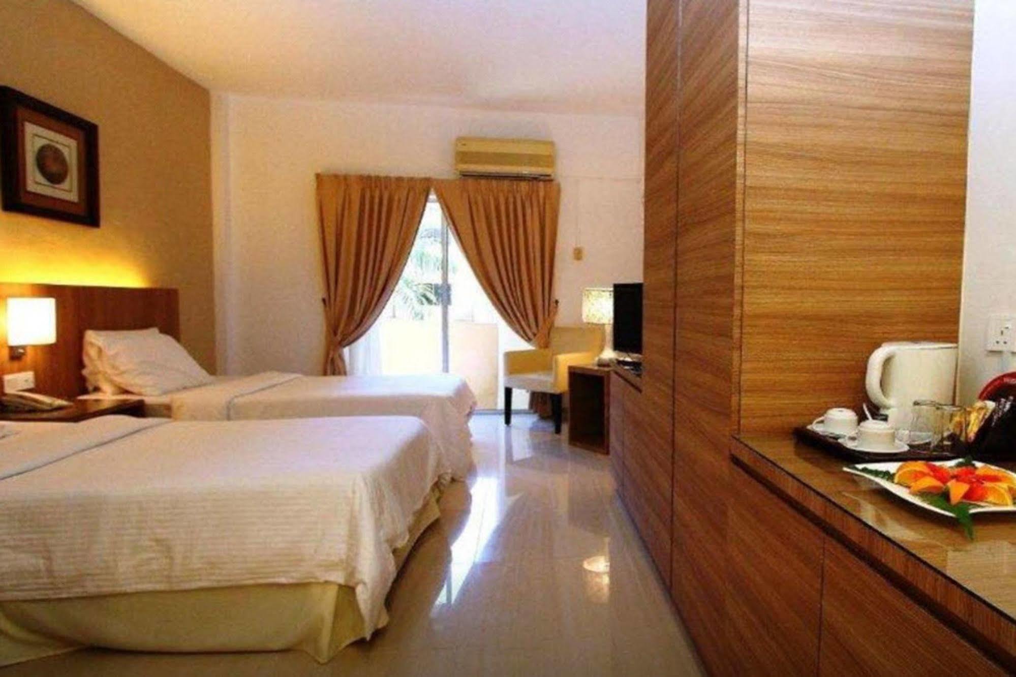 Rompin Beach Resorts Kuala Rompin Exterior foto